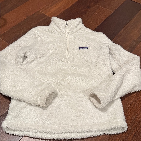 Patagonia 🎉host pickx2🎉🎈Los Gatos 1/4-Zip fleece pullover in white - Picture 6 of 10